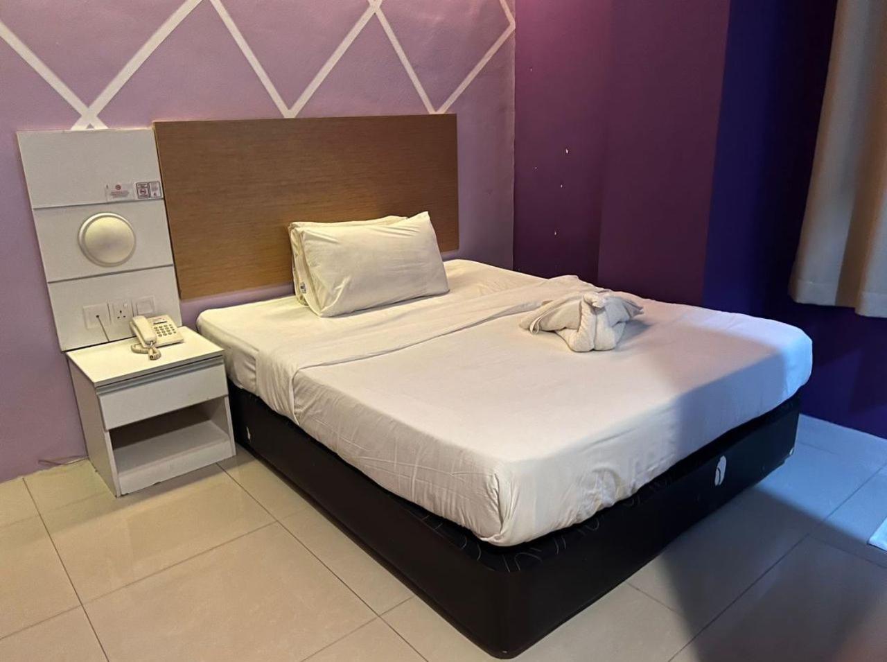 Bangi Business Hotel Kampong Sungai Ramal Dalam Ngoại thất bức ảnh