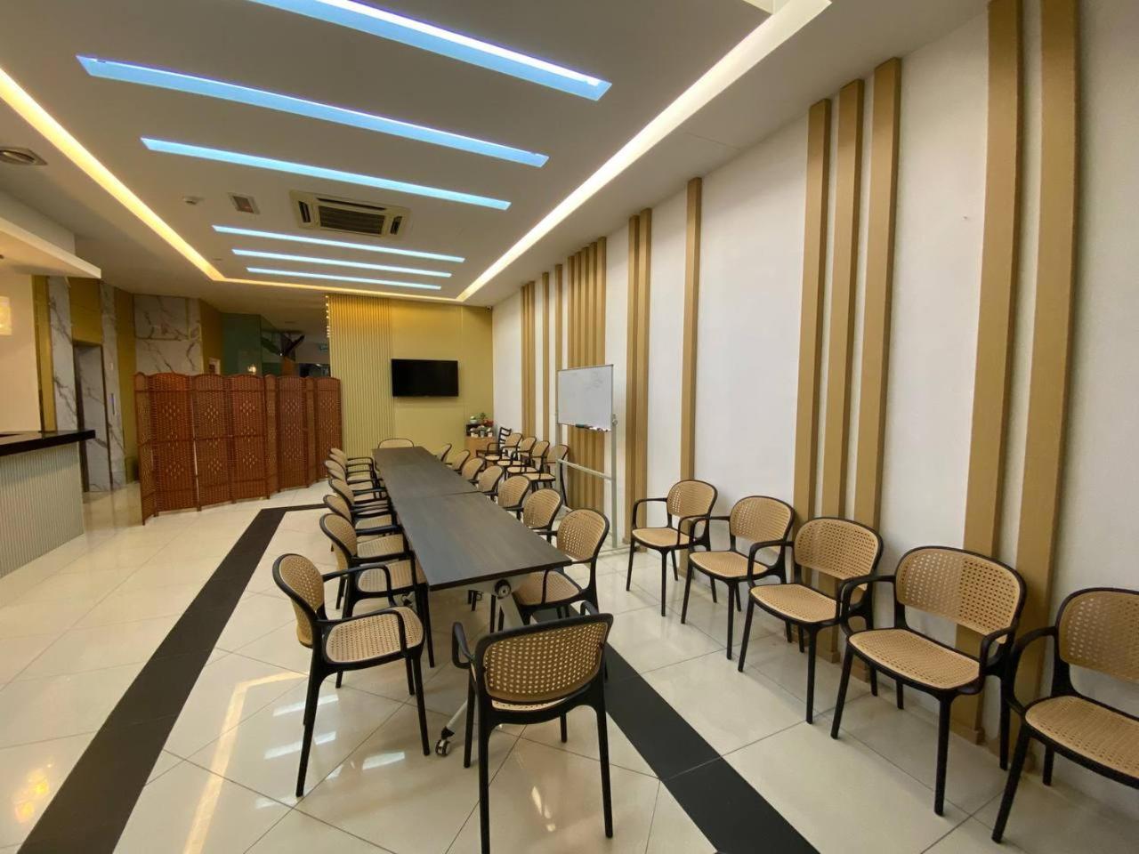 Bangi Business Hotel Kampong Sungai Ramal Dalam Ngoại thất bức ảnh